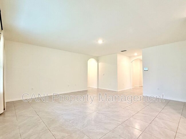 Building Photo - 245 Carabelle Ct