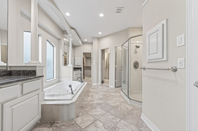 Building Photo - 5803 Grandwood Ln