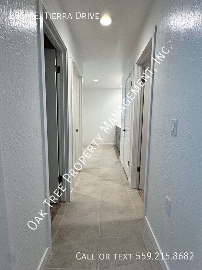 Building Photo - 2954 E Tierra Dr