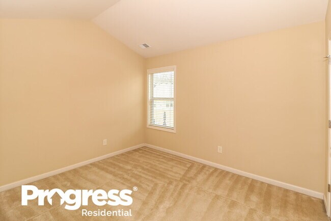 Building Photo - 831 Collingsworth Ln NE