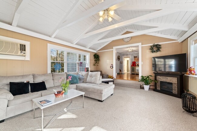 Building Photo - 101 W Plain St