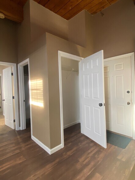 Front closet, bath and bedroom - 156 Front St