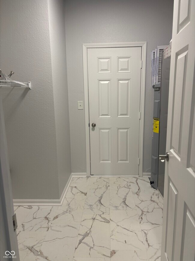 Building Photo - 15550 Outside Trail