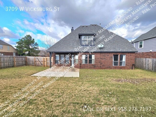 Building Photo - 3709 W Vicksburg St