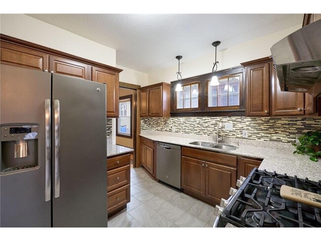 Building Photo - 3841 N Aldrich Ave