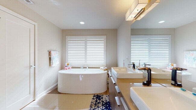 Building Photo - Auburn Lakeland Hills area/Lakeview Community- 4 bedroom 2.5 bathroom with AC - Available May 5th!