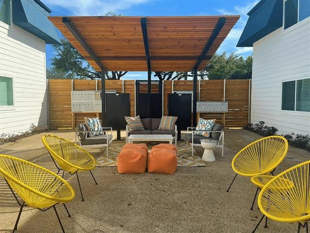 Building Photo - 3627 Almazan Dr