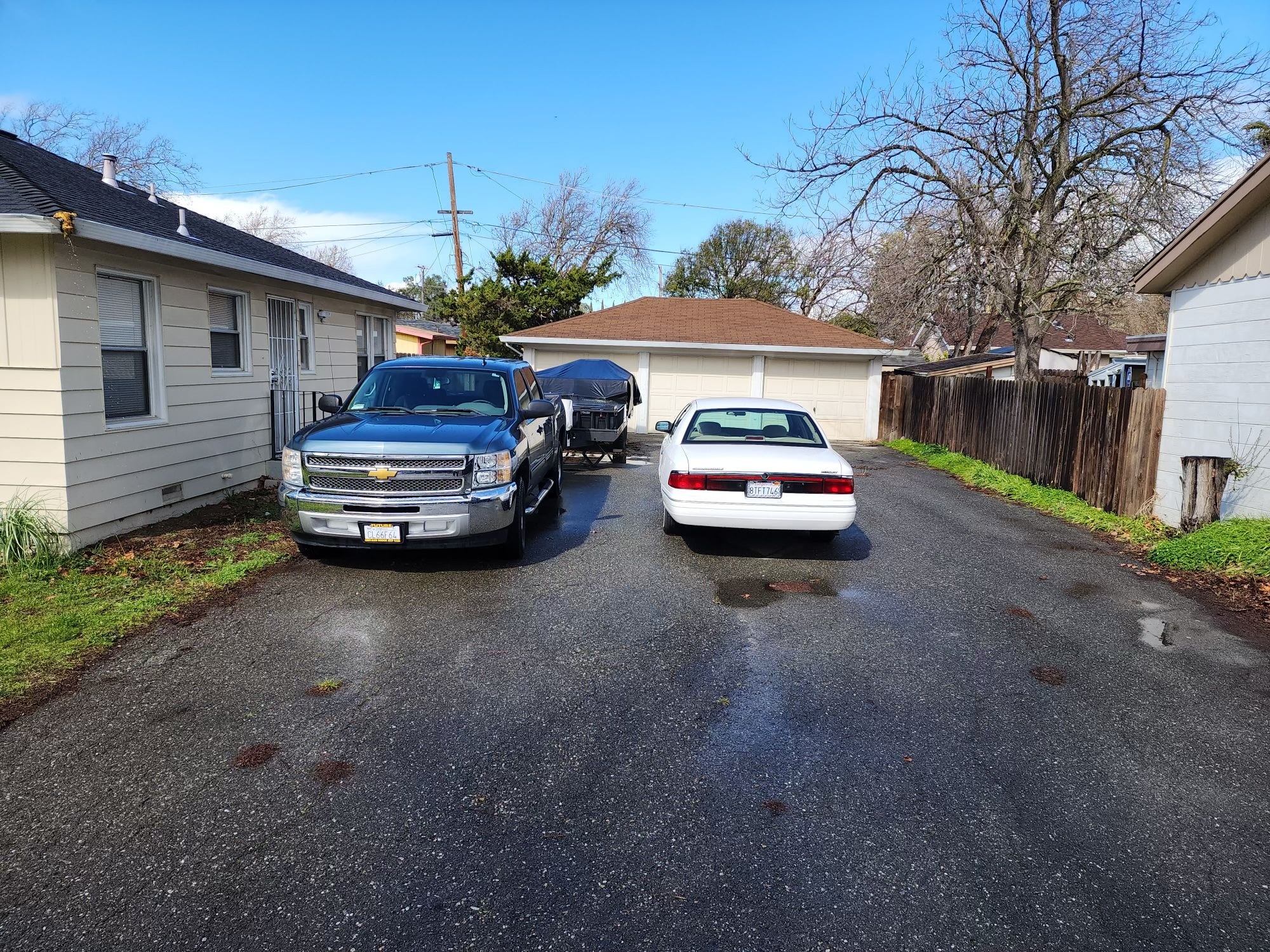 Driving way and garage - 638 Nevada St