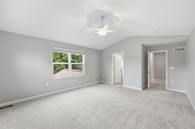 Building Photo - 5749 Shadowfair Ln