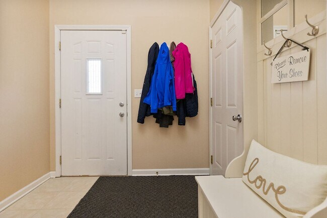 Building Photo - 2552 60th St SE