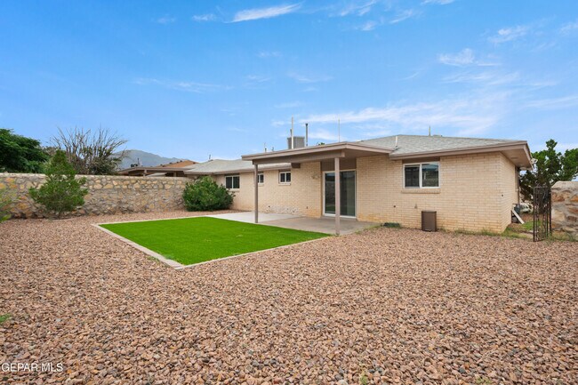 Building Photo - 7139 Orizaba Ave