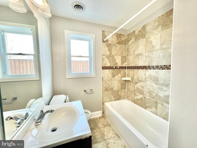 Building Photo - 6833 Standish Dr