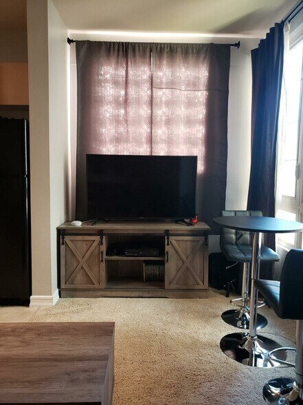 Building Photo - 1480 Broadway