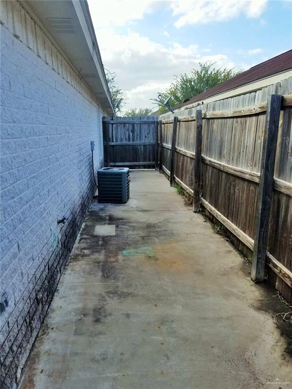 Building Photo - 15 Horizon Peak