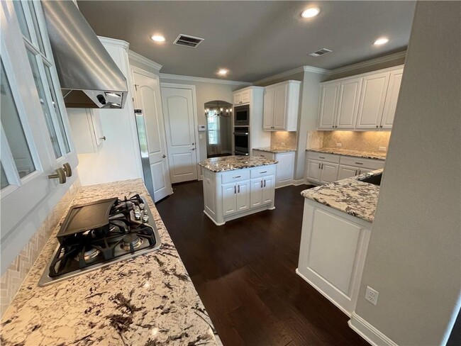 Building Photo - 3501 Venezia View