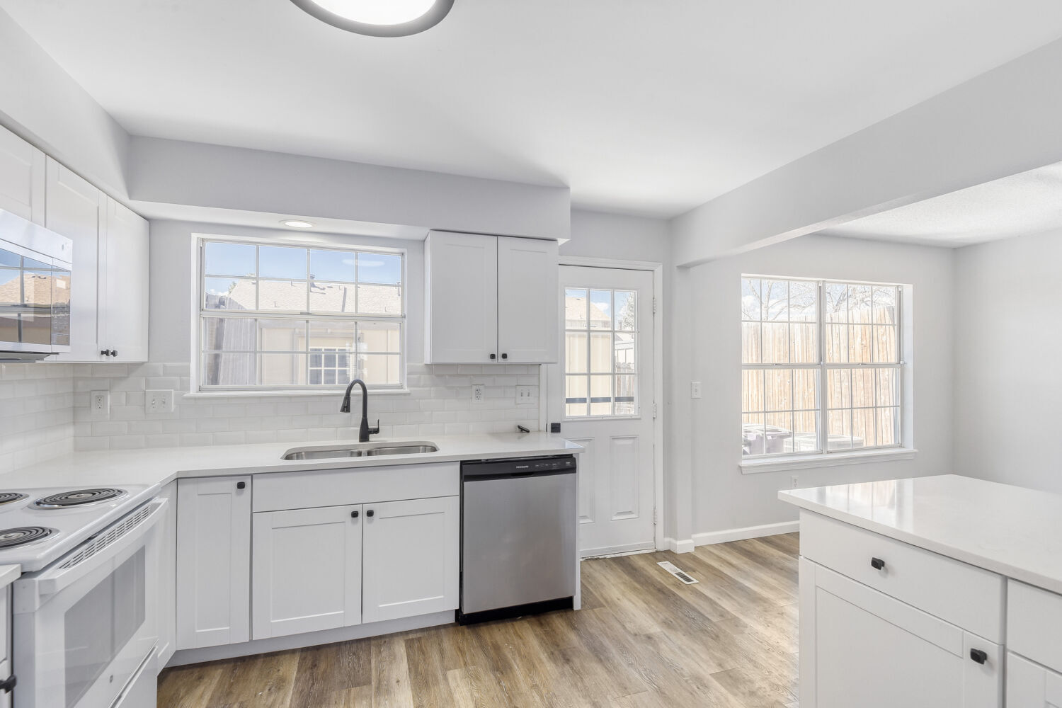 Kitchen - 8780 E Yale Ave