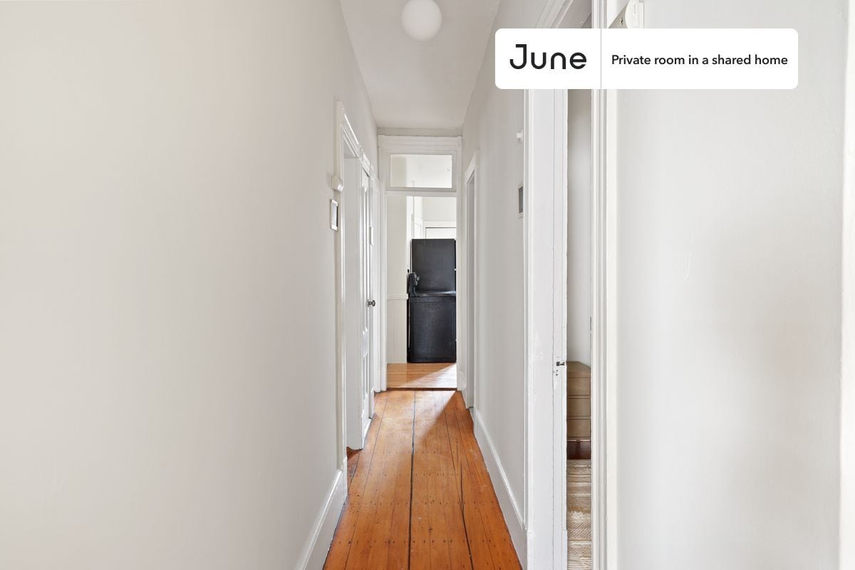Building Photo - Room in Shared 4 bed/1 bath home in Roxbury