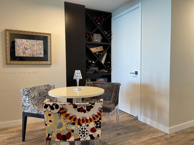 Building Photo - 650 NE 32nd St