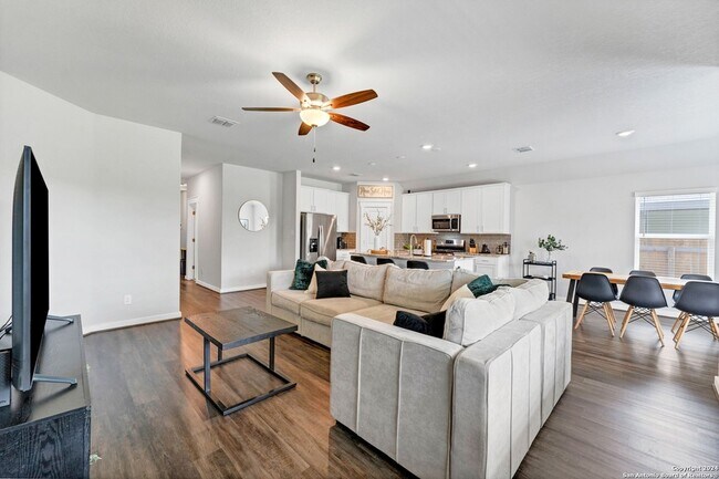 Building Photo - 4323 W Vasquez Cir