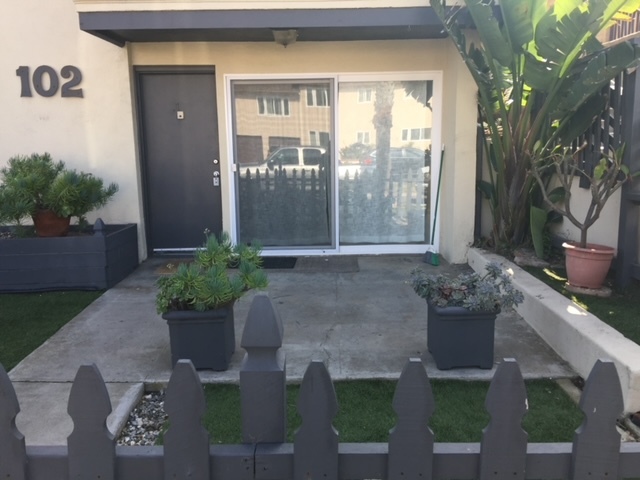 Front doot to unit - 102 Vista Del Mar Vis
