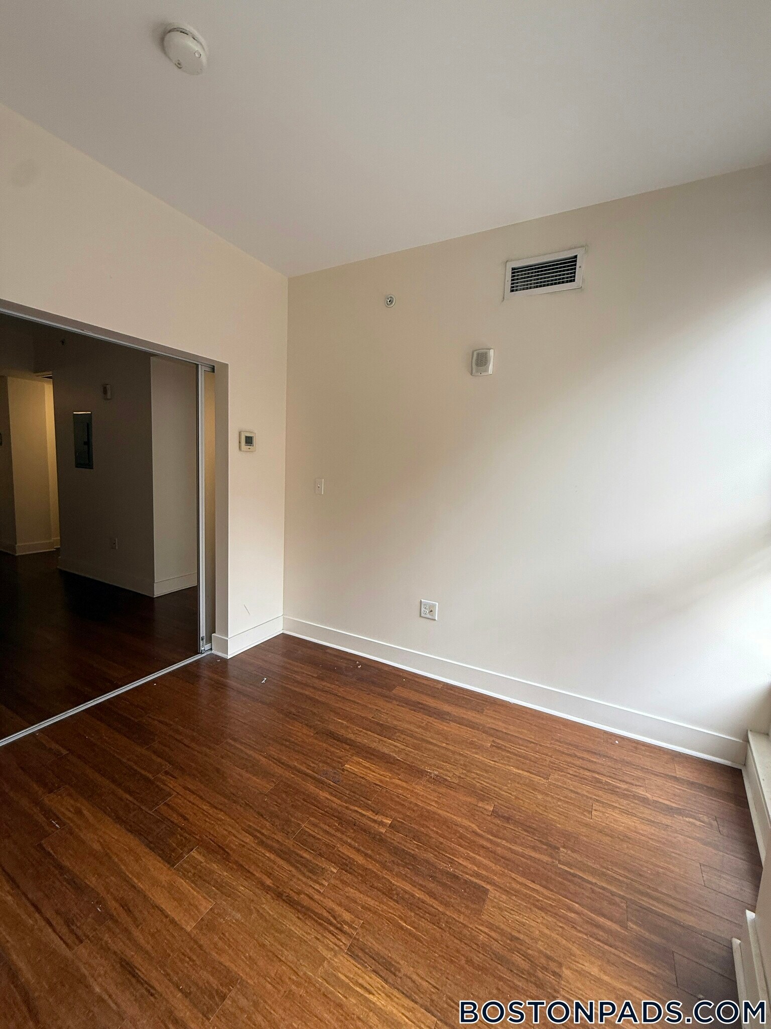 Building Photo - 8 Winter Pl