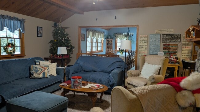 Building Photo - 421 Oakhill Ave