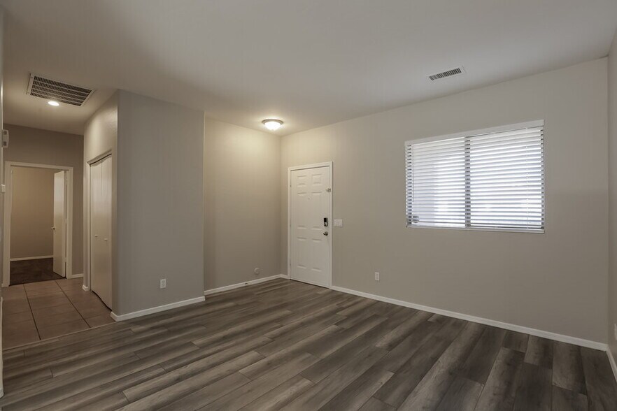 Building Photo - 11217 W Berkeley Rd