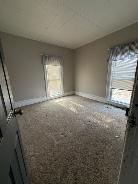 Building Photo - 628 E Galena Blvd