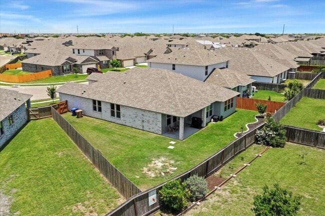 Building Photo - 2646 Las Estrellas St
