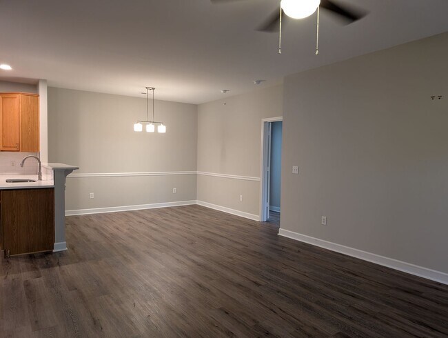 Building Photo - Pristine Condo located in The Copper Ridge...