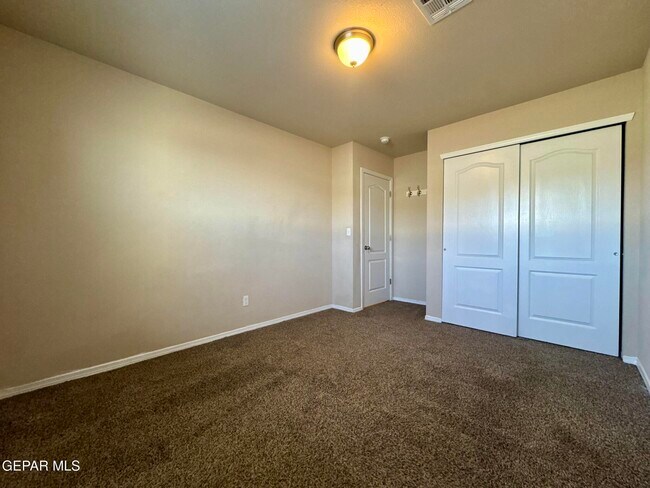 Building Photo - 1013 Villa Seca Dr