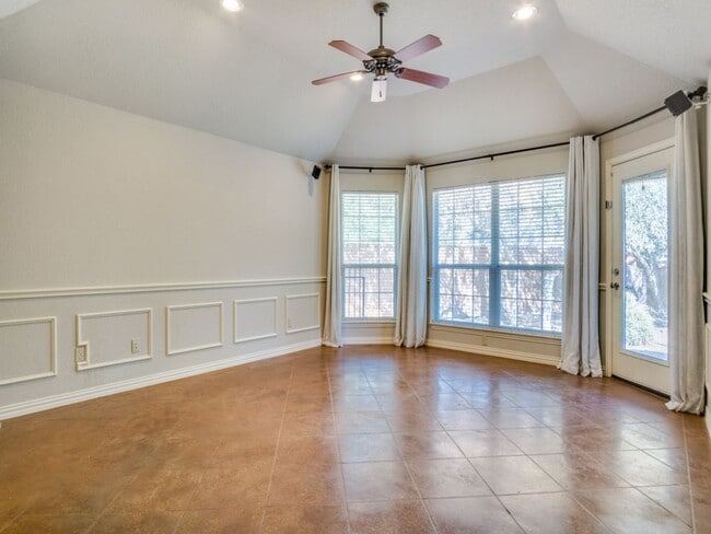 Building Photo - Incredible 4-bedroom, 3-bath Home with sparkling Pool on a gorgeous lot in highly sought-after Al...