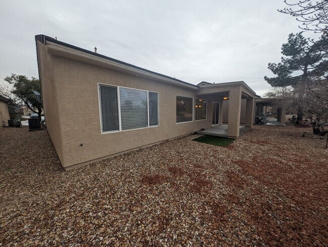 Building Photo - 7521 Chaffinch St