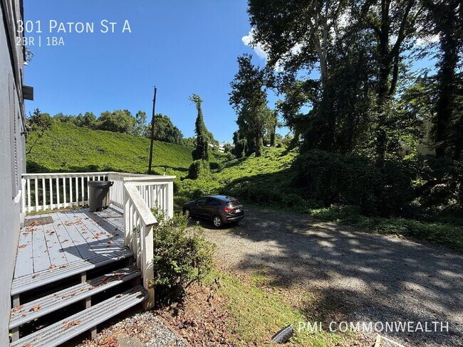 Building Photo - 301 Paton St