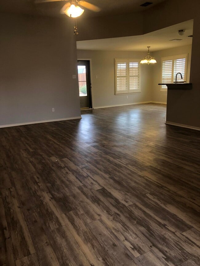 Building Photo - 7528 84th St