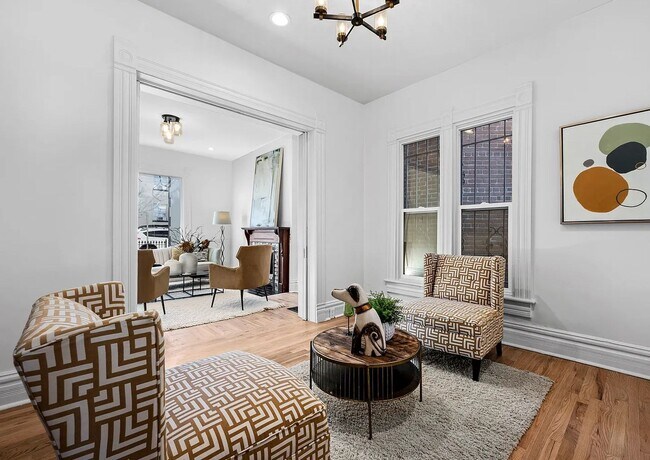 Building Photo - Victorian Gem next to Cheesman Park!