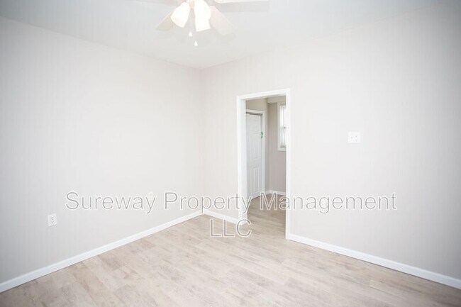 Building Photo - 37 Claypoole Ave