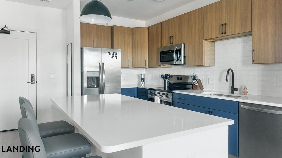 Building Photo - 1007 S Mint St