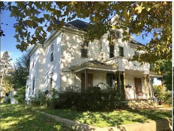 Building Photo - 816 S Boots St