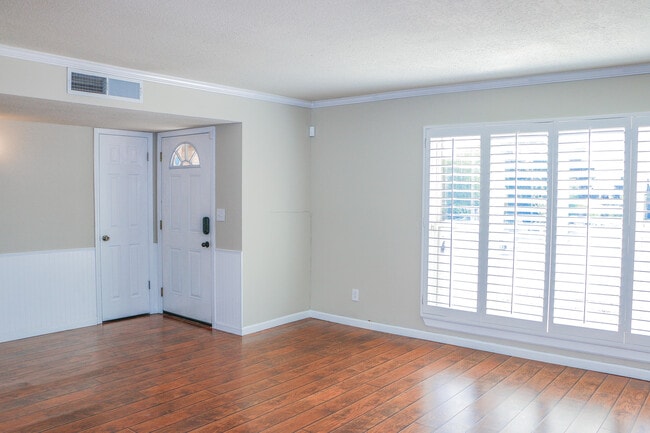 Building Photo - 816 Marimba Dr