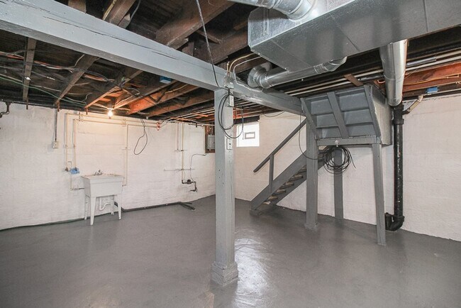 Building Photo - Upland Ave. 333