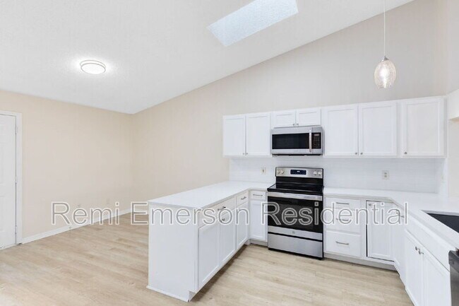 Building Photo - 7951 Merrimac Cove Dr