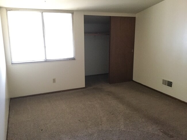 Building Photo - 8911-B N 95th St