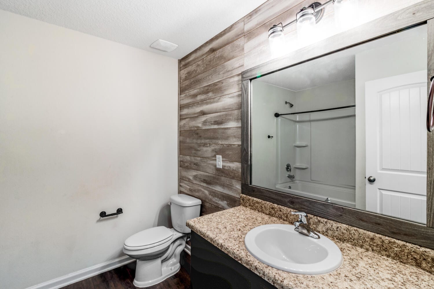Secondary Bathroom - 4615 Plover Dr