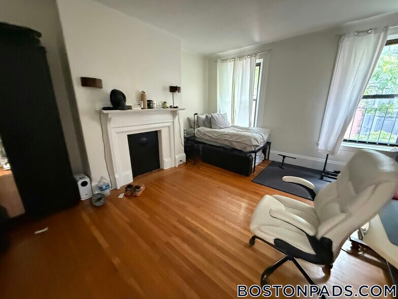 Building Photo - 429 Marlborough St