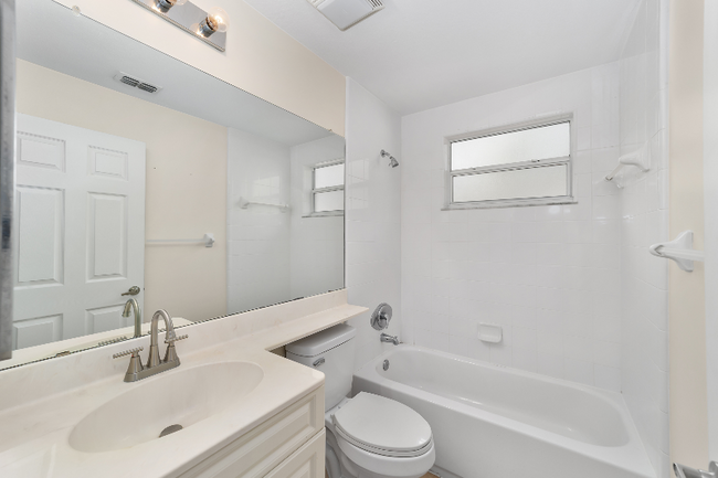 Building Photo - 5436 Admiral Way