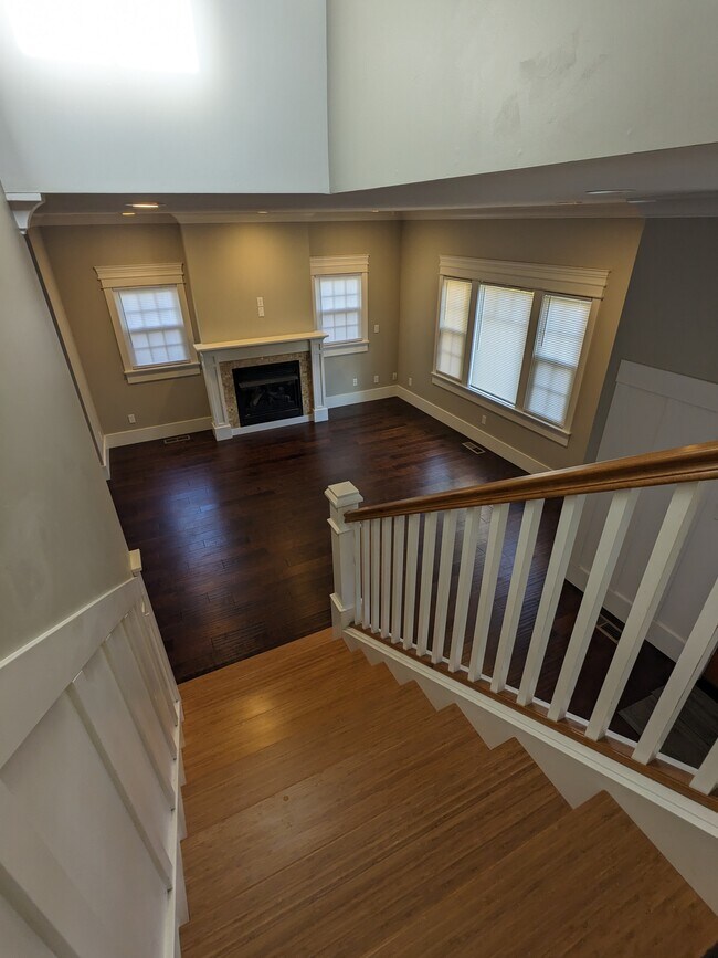 Building Photo - 1309 N Main Ave