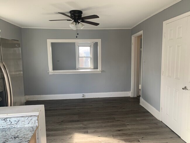 Building Photo - 2920 E Cold Spring Ln