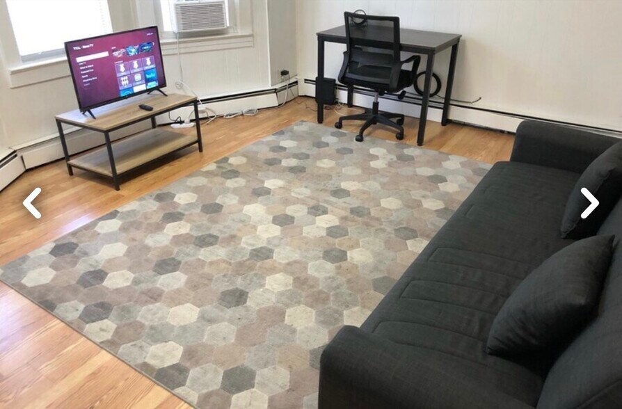 Building Photo - 738 Edgar Rd