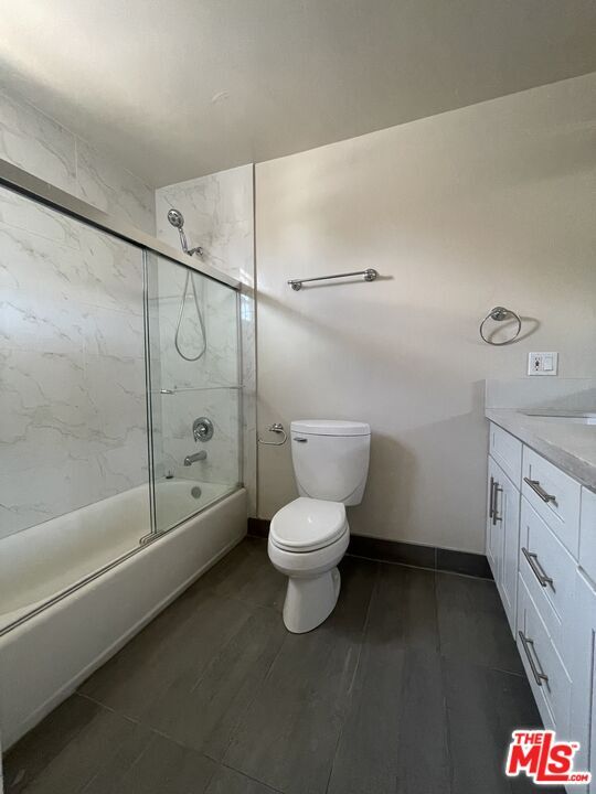 Building Photo - 5048 Enfield Ave